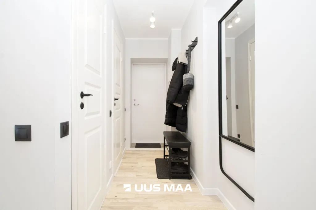 hallway_entrance