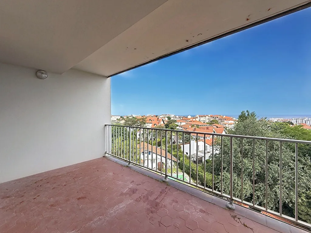 Rõdu - Bright 3-Bedroom Flat in Biarritz