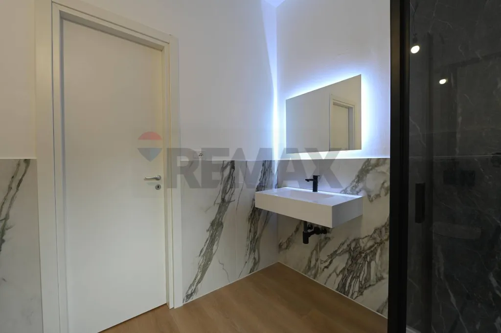 Appartement 4 pièces à IT