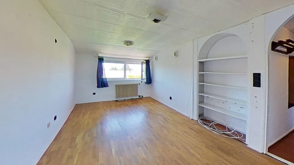 Pièces - Renovatable Apartment with Panoramic View in Veszprém