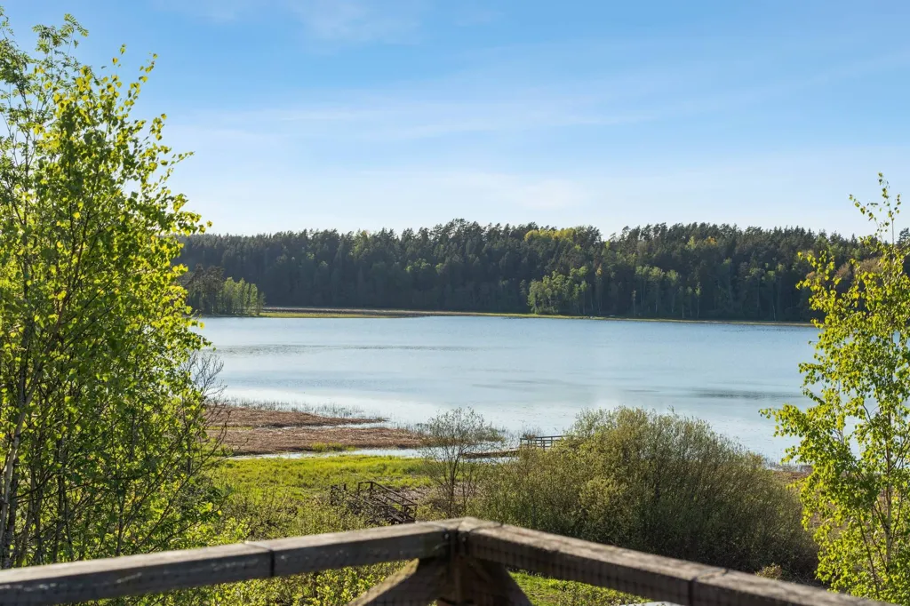 Jardin - Renovated Cottage with Lake View in Nyköping