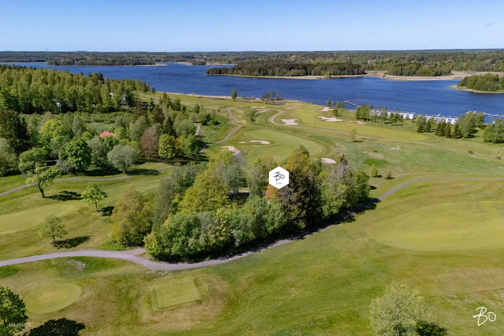 Õhuvaade - Villa with Golf Course View in Raasepori