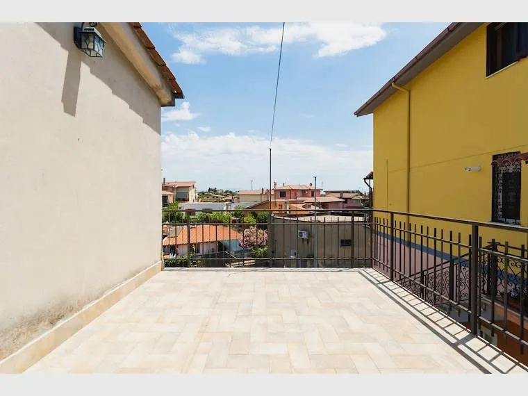 Balcone - Central Two-Bedroom Apartment with Terraces in Formello