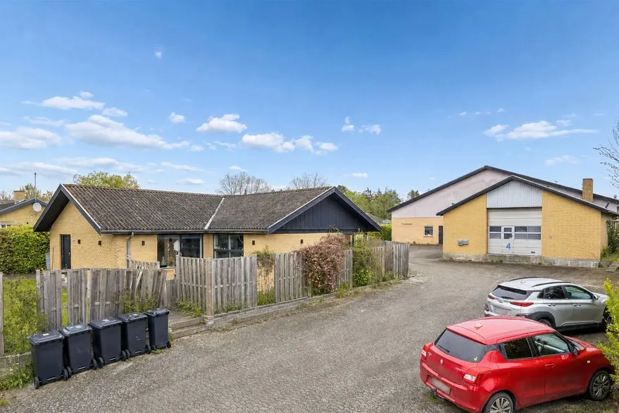 Esterno - Mixed-Use Property with Garden in Havdrup