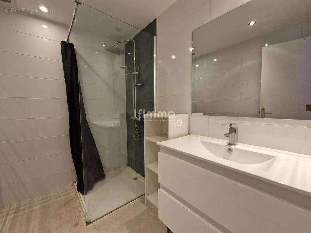 Bagni - Bright Flat with Terrace in Draguignan