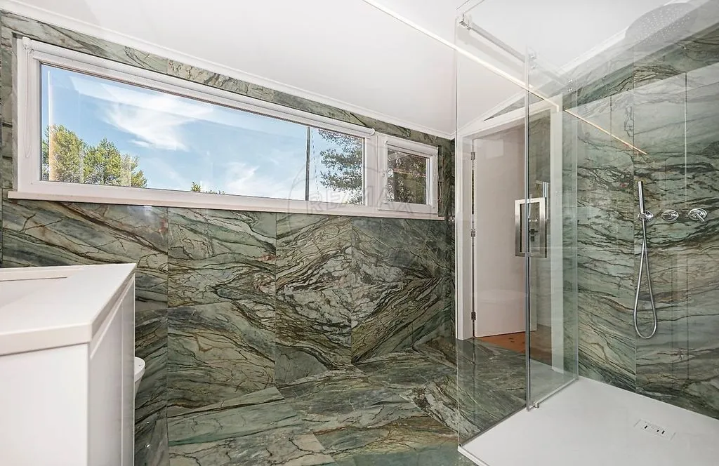 Bathrooms - Luxury Villa with Ocean View in Cascais