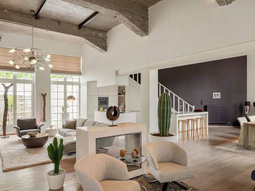 Séjour - Duplex Industriel avec Jardin à Hemiksem