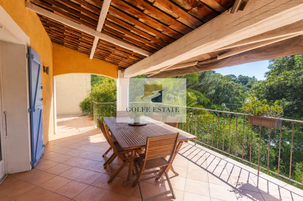Terrasse - Maison avec Piscine et Vue dans un Domaine Sécurisé à La Croix-Valmer