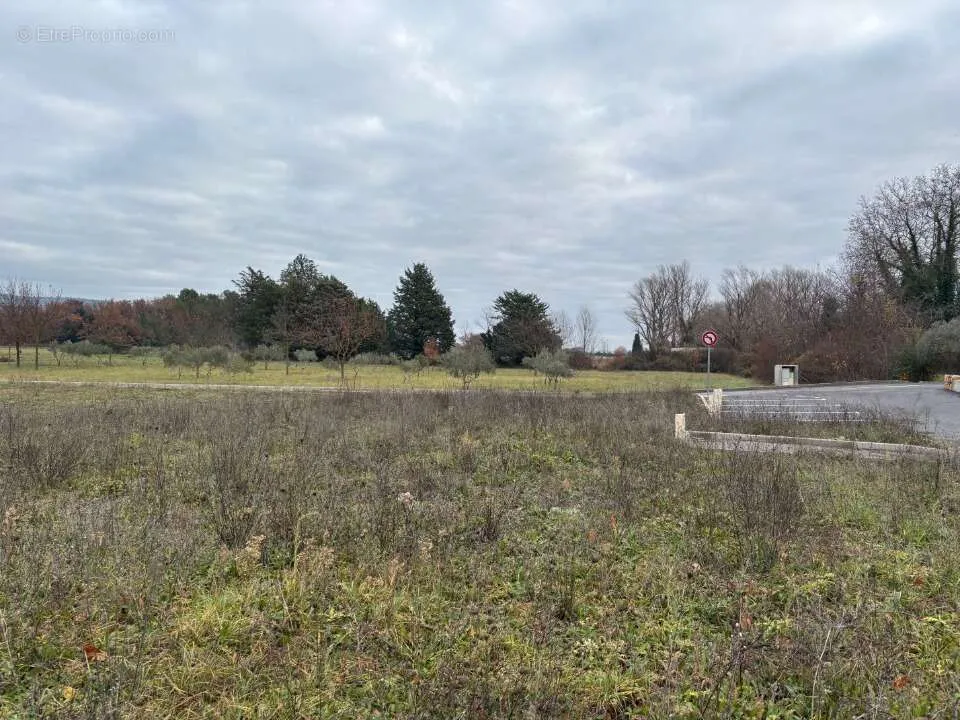 Aed - Buildable Plot with Garden in Brignoles