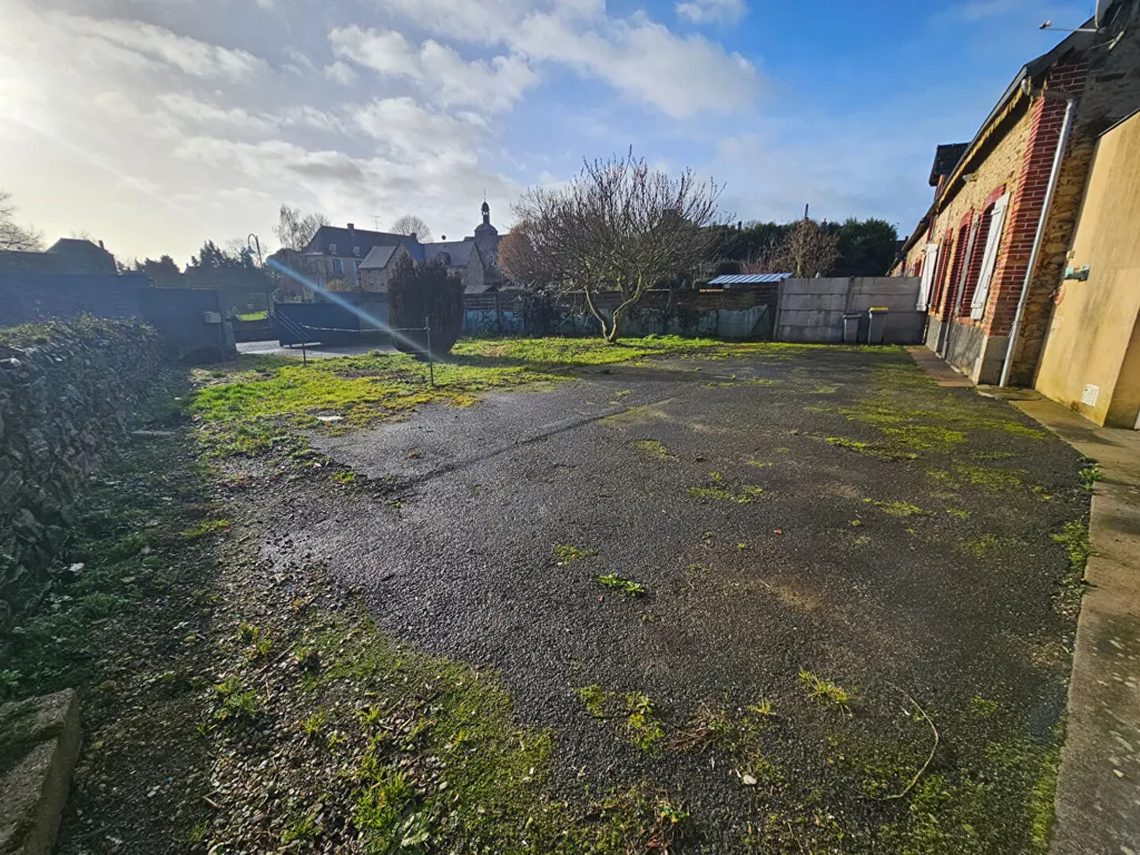 Extérieur - Maison avec Jardin et Garage à Livre La Touche