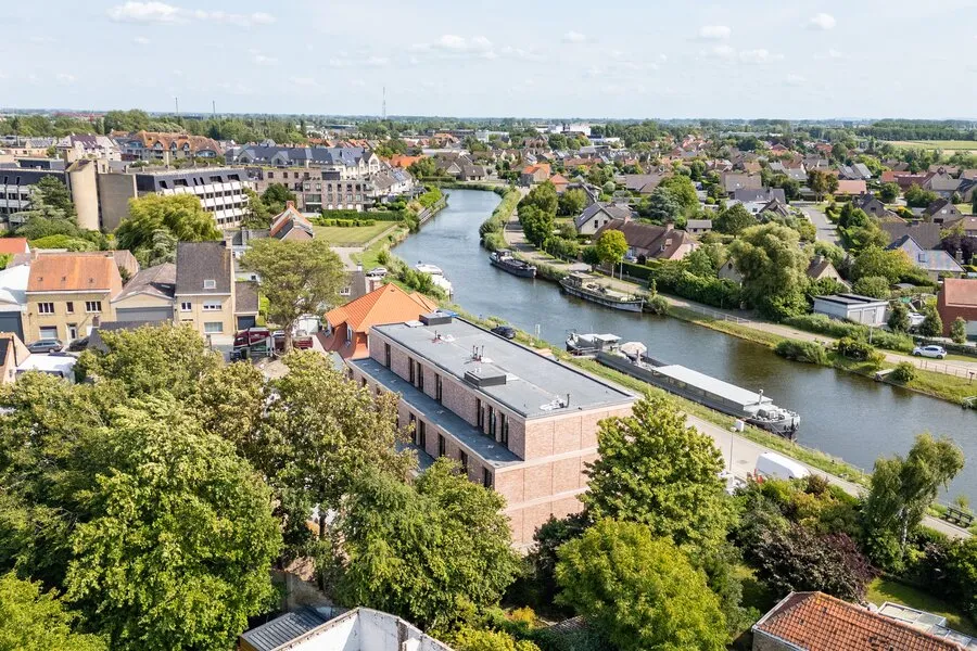 Vue aérienne - Appartement avec vue sur l'eau à Veurne