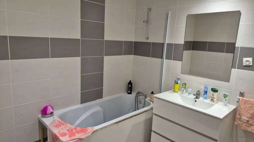 Vannitoad - Spacious Apartment with City View in Bar-Le-Duc