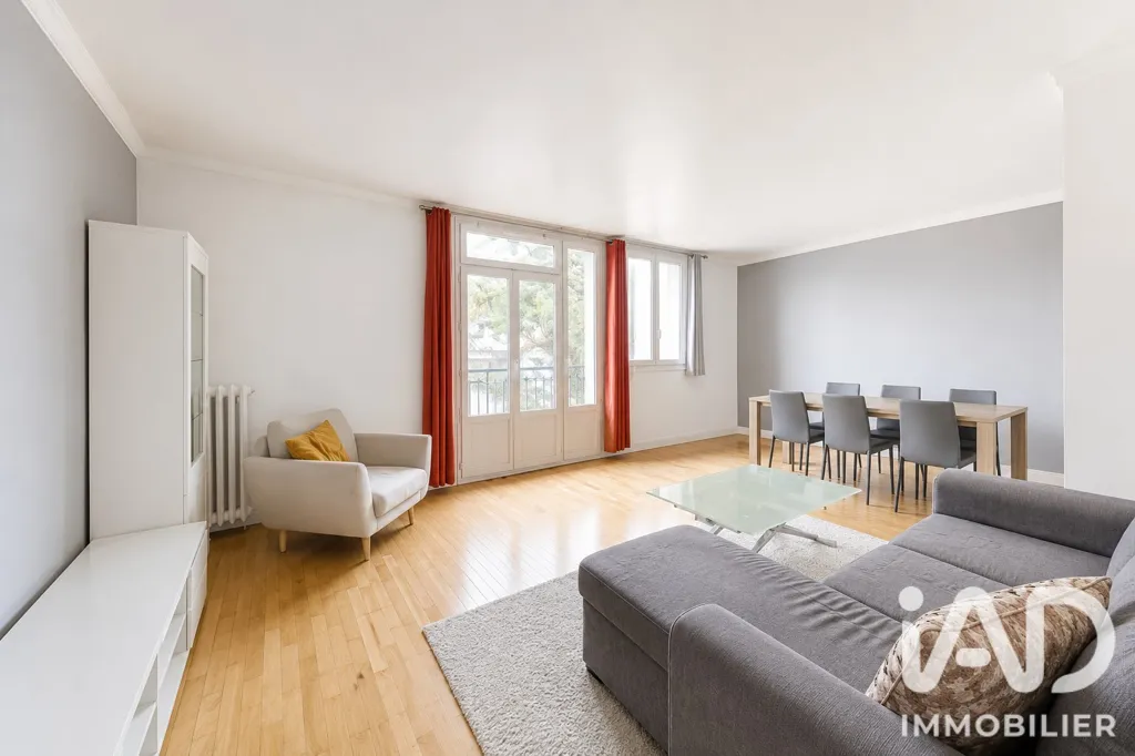 Séjour - Appartement 3 Pièces dans Résidence à Cachan