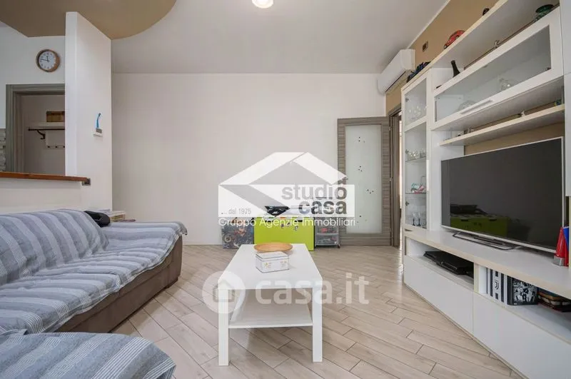 Séjour - Modernised Apartment with Balcony in Spino d'Adda