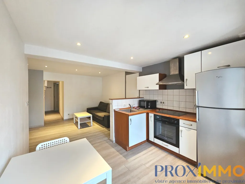 Cucina - Meubled Flat with Balcony in Rue du Colombier