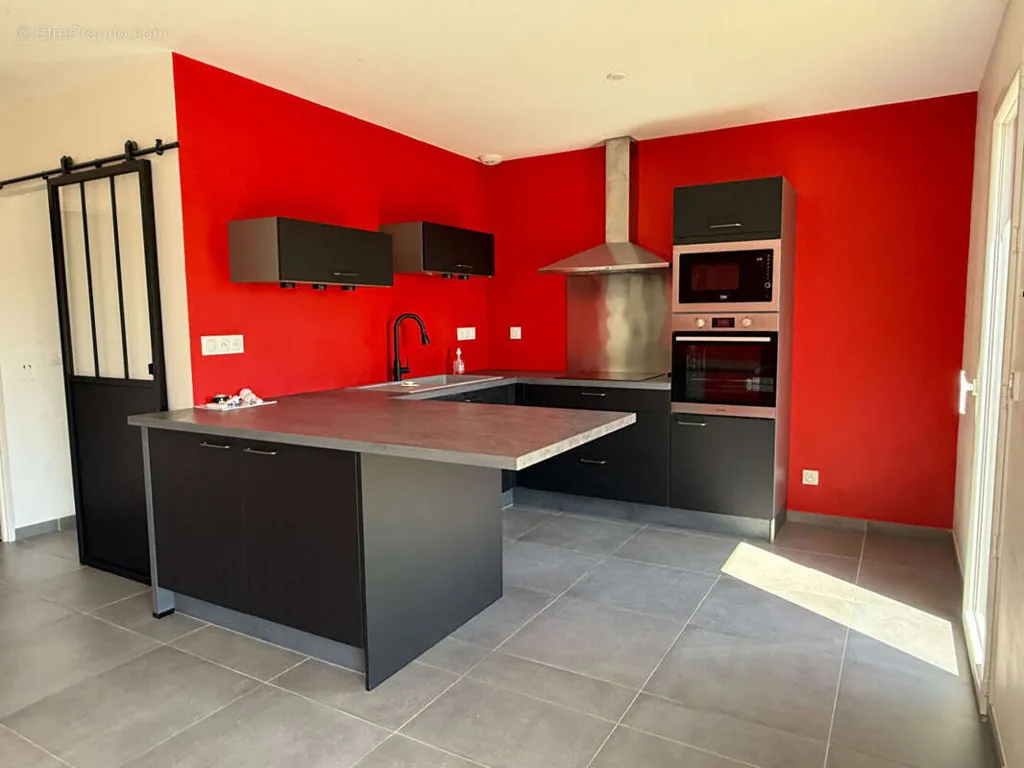 Kitchen - Contemporary Flat with Balcony in Ligugé