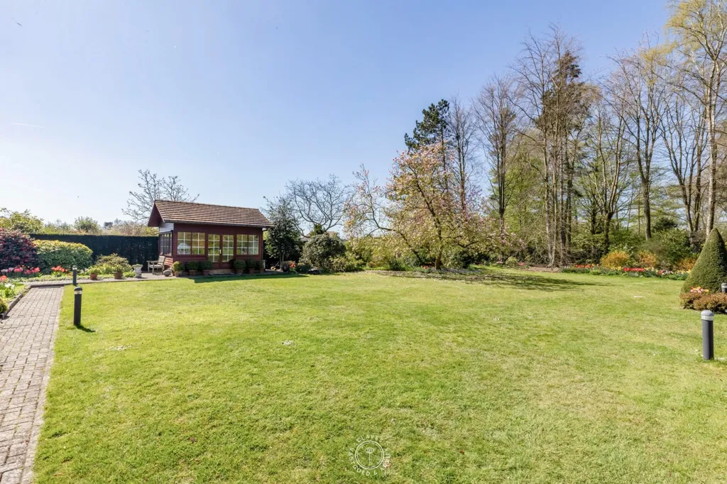 Garden - House with Enchanting Garden in Sint-Niklaas