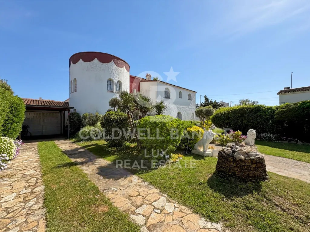 Jardin - Villa with Mooring in Empuriabrava