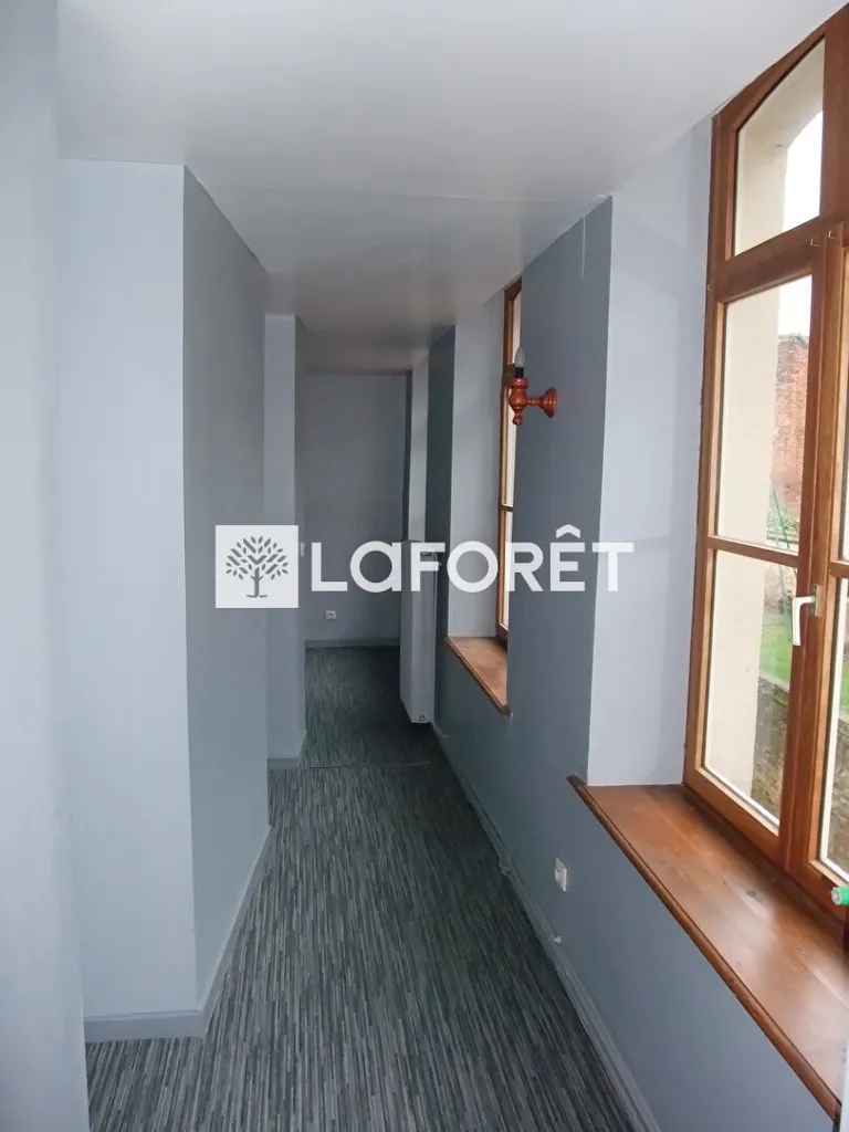 Hallway - 2-Bedroom Apartment with Parking in Hesdin Centre