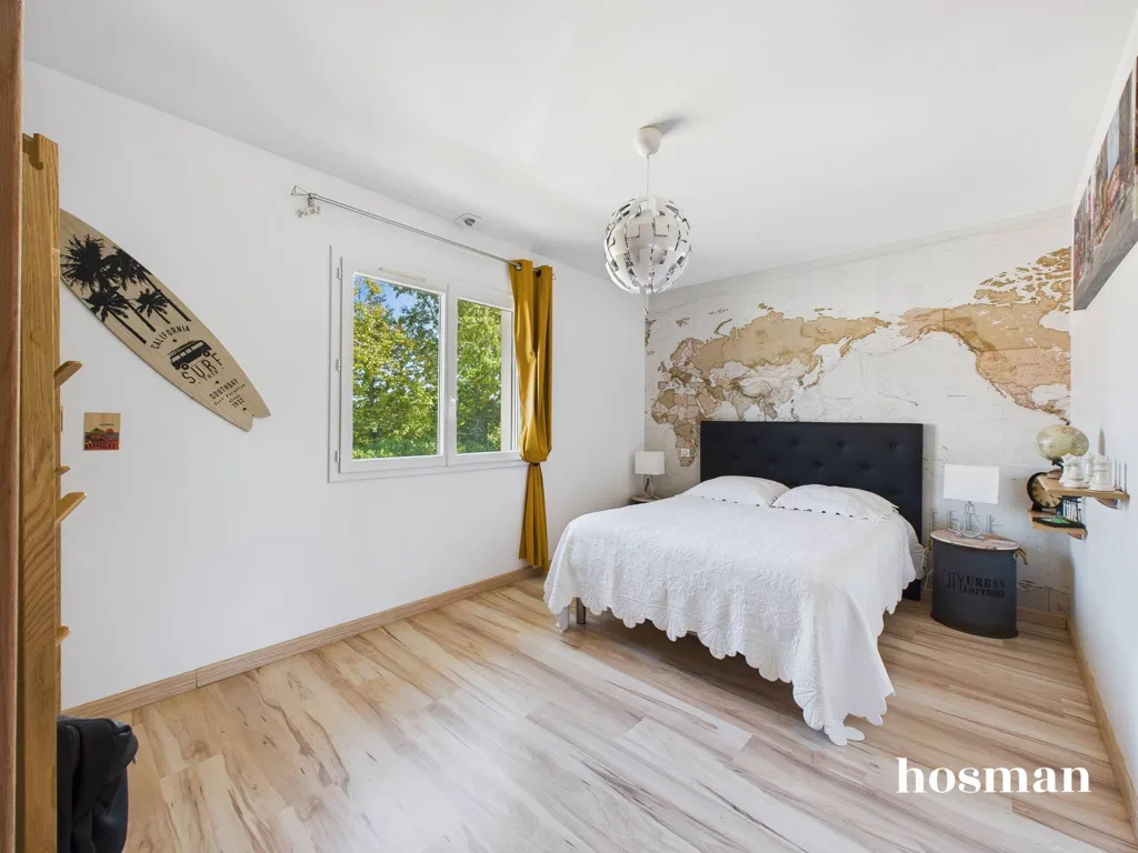 Bedrooms - Family House with Pool in Mérignac
