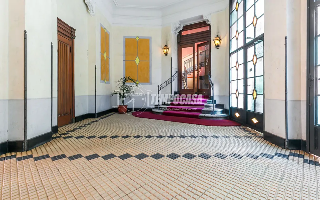 Esik - Luxury Duplex with Balconies in Milan
