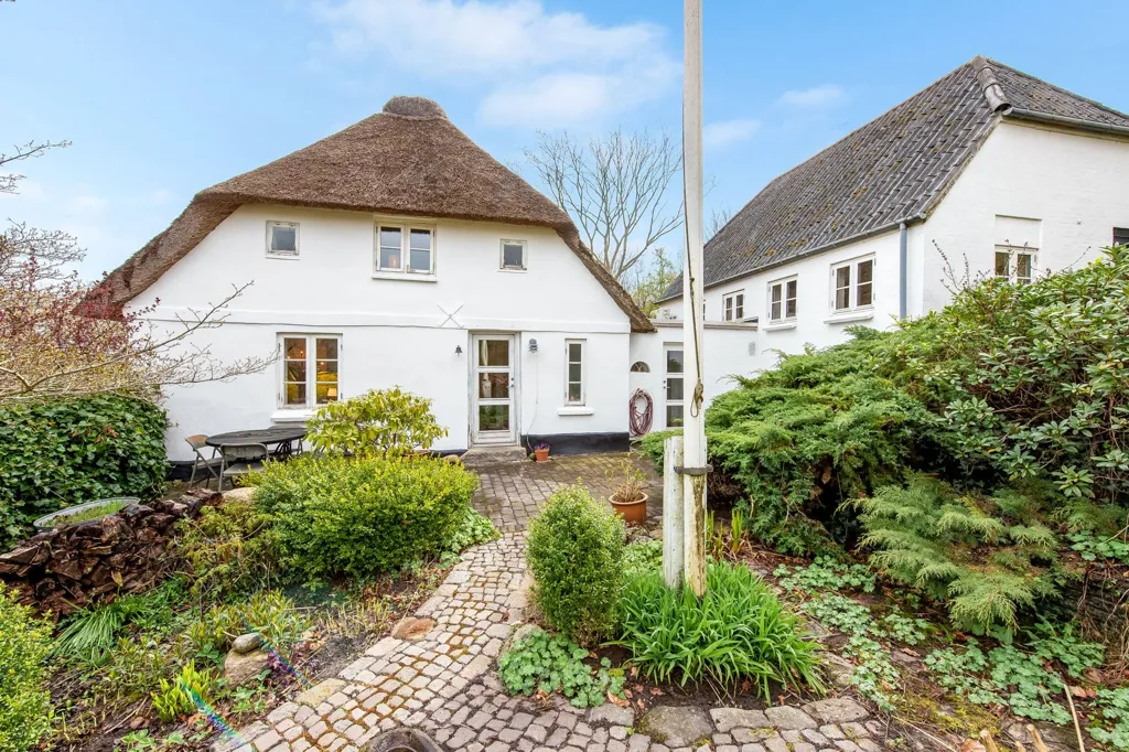 Exterior - Historic Villa with Garden in Aabenraa