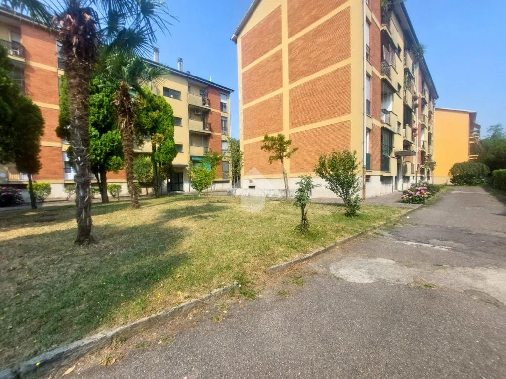 Aed - 3-Room Apartment with Balcony in Vittuone