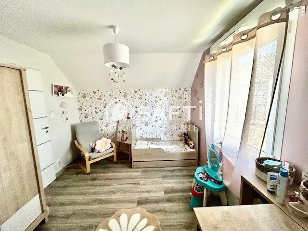 Chambres - Maison Moderne avec Piscine à Florimont