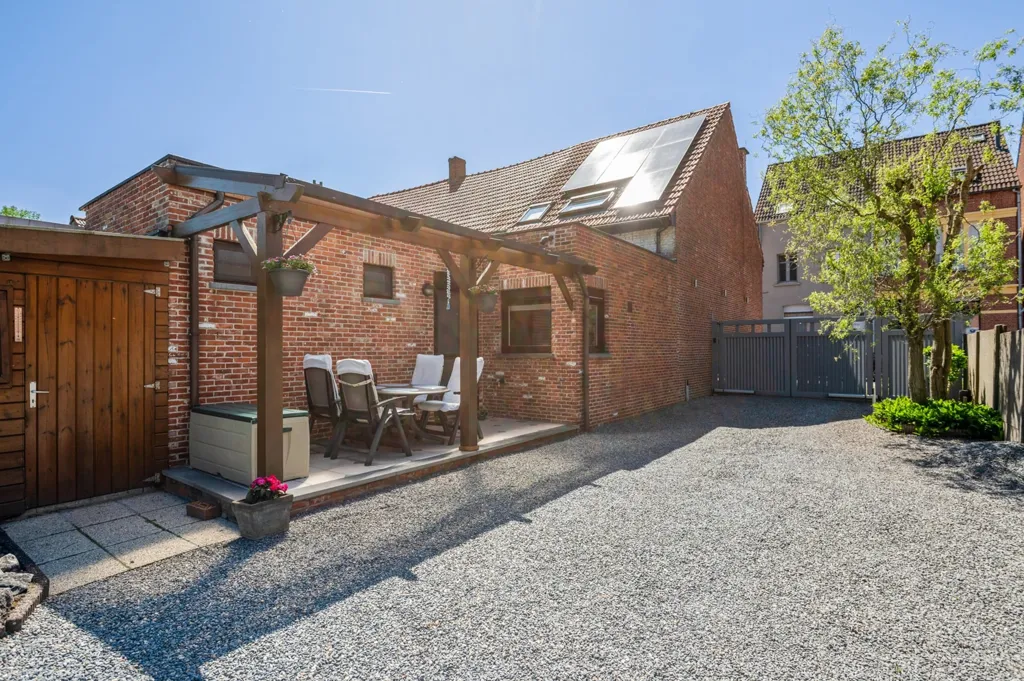 Garden - Central Semi-Open House with Solar Panels in Wijnegem