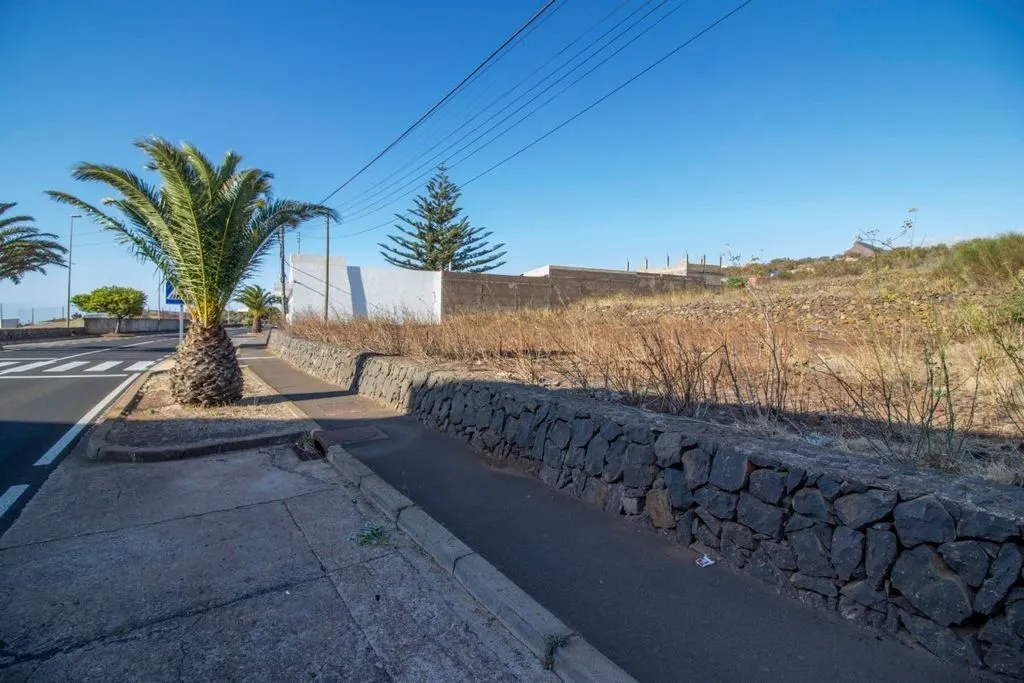 Garden - Building Land with Chalet Potential in El Rosario