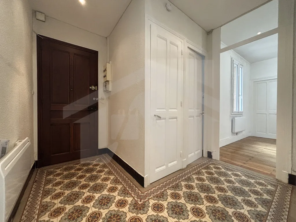 Entrée - Appartement T3 rénové avec balcon à Grenoble