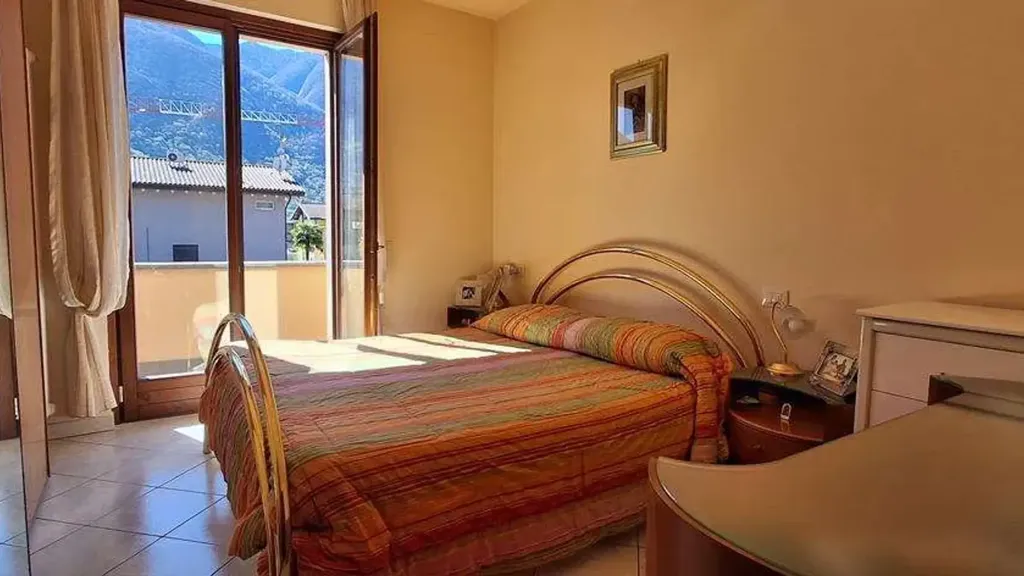 Chambres - Villa with Private Garden in Porlezza