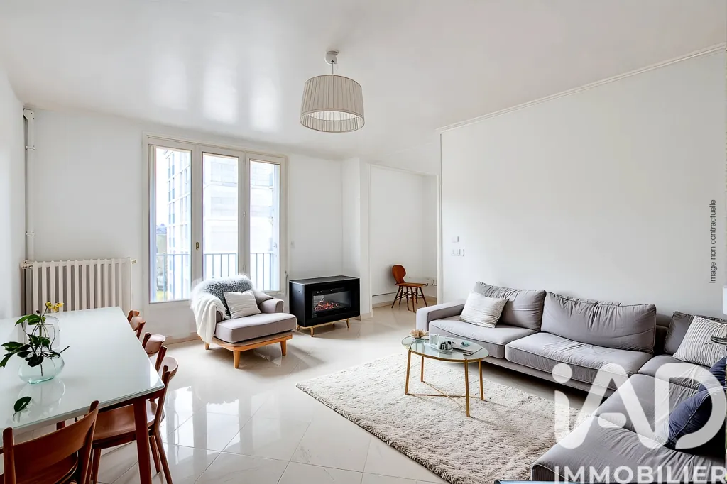 Elutuba - 5-Piece Apartment with Balcony in Compiègne