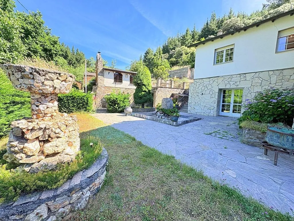 Aed - Chalet with Terrace in Arganza
