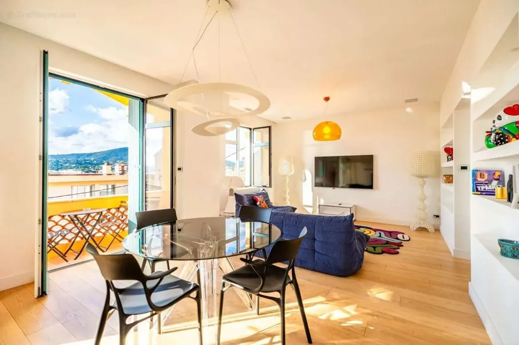 Séjour - Appartement Luxueux avec Vue Mer à Sainte-Maxime