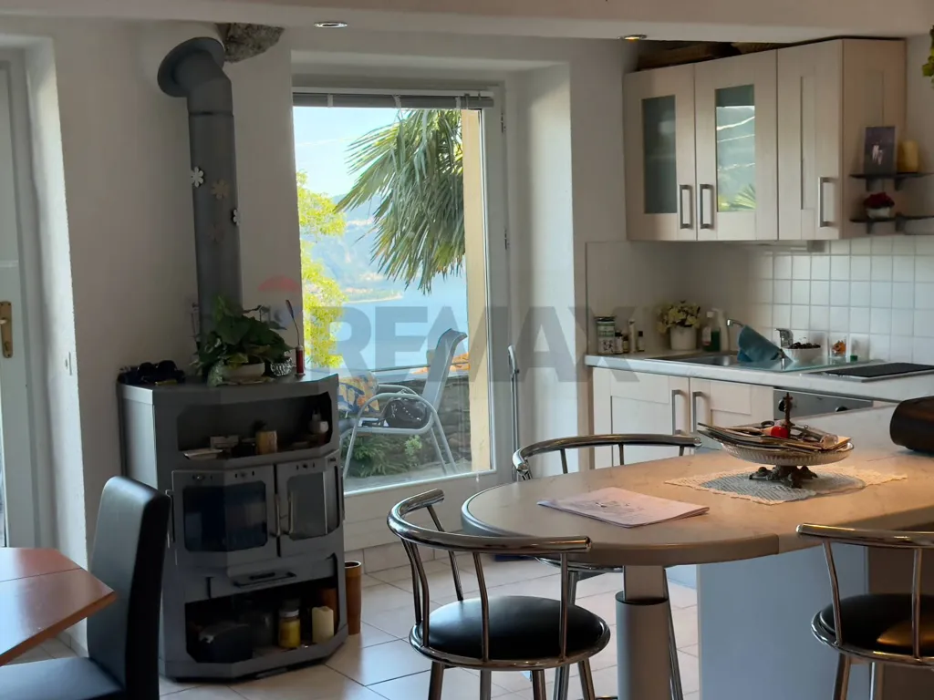 Cuisine - Rustic-Style Apartment with Lake View in Sant'Agata