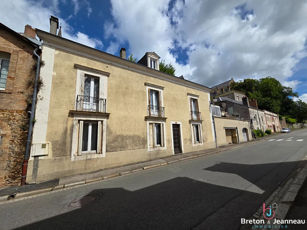 Esterno - Character House with Chapel in Sillé-le-Guillaume