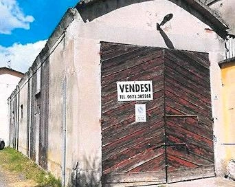 Jardin - Garage with Vaulted Roof in Agazzano