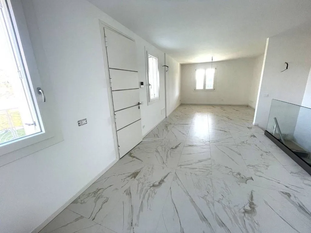 Pièces - Luxury Flat with Pool in Bardolino