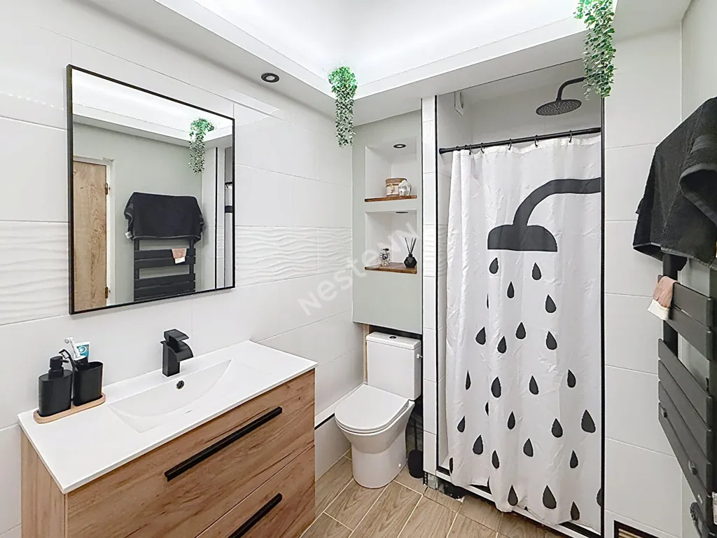 Salles de bain - Appartement T3 + Studio au Calme à Toulon Ortolan