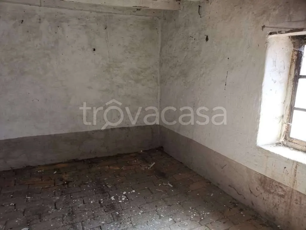 Pièces - Rustic House with Garden in Bagnasco