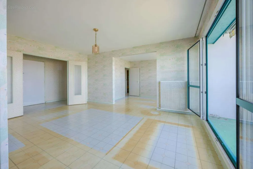 Soggiorno - T3 Apartment with Panoramic View in Rezé