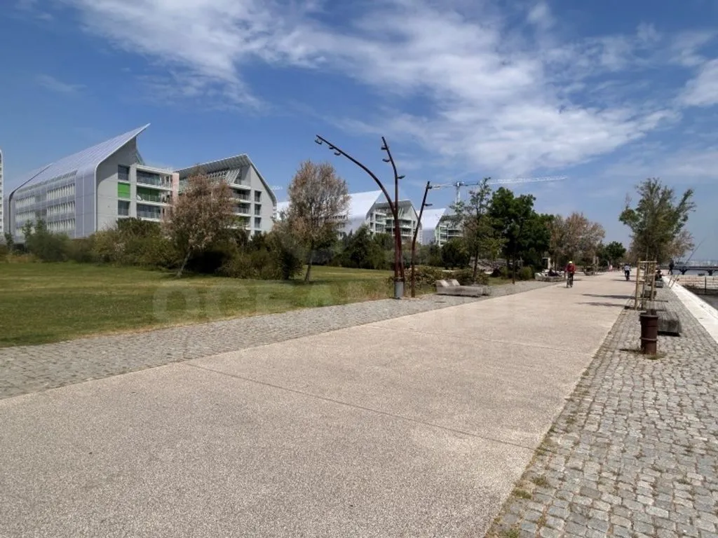 Luxury Flat with River View in Prata, Lisbon