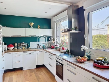 Cuisine - Maison Rénovée avec Jardin à Clamart