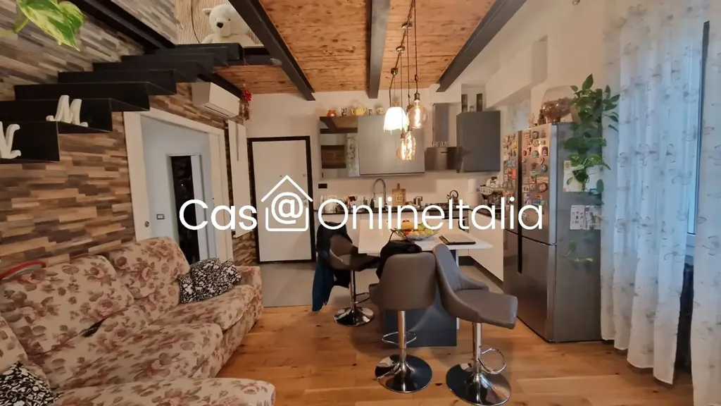 Living Room - Rusticated Apartment with Balcony in Florence