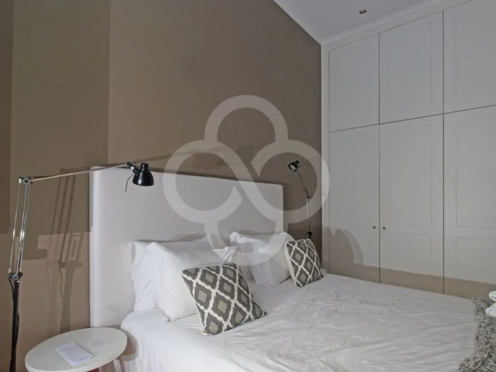 Chambres - Fully Renovated 2-Bed Flat in Bica, Lisbon