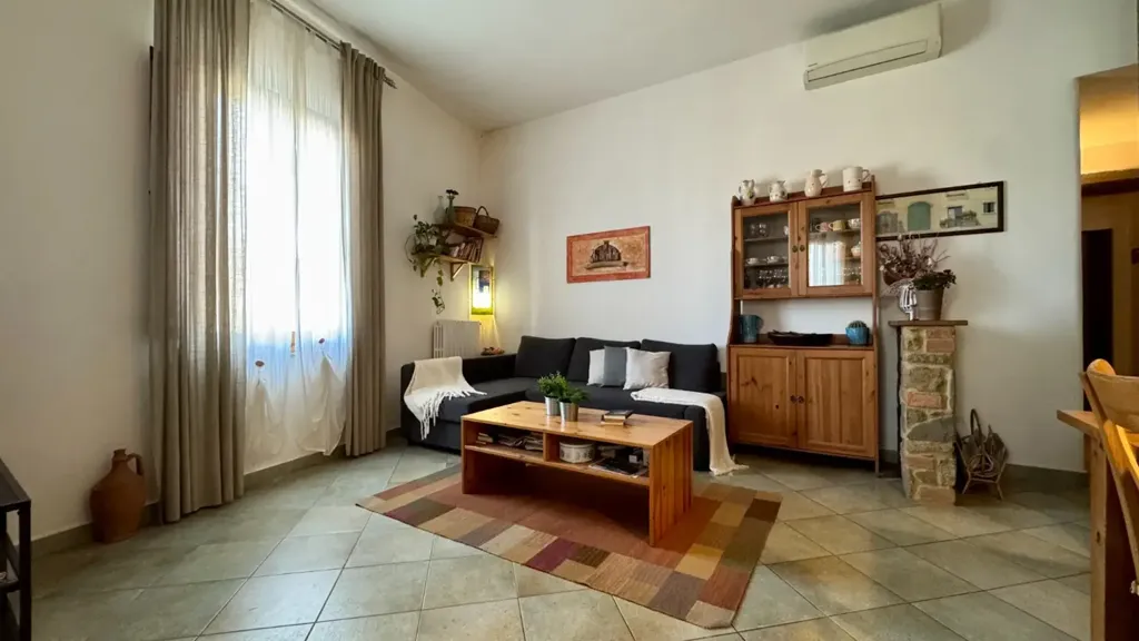 Elutuba - Central Apartment with Large Bedrooms in Empoli