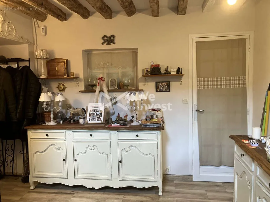 8-toaline maja asukohas Boissy-Le-Chatel