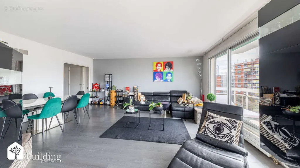 Séjour - Appartement 4 Pièces avec Balcon à Levallois-Perret