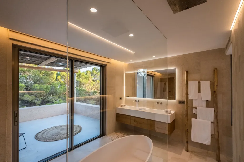 Salles de bain - Contemporary Villa with Sea View near Sa Caleta
